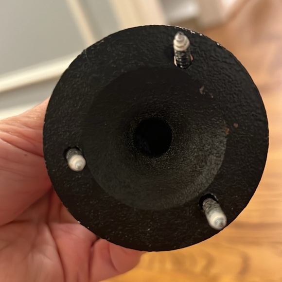 CAST IRON WALL MOUNT KNOB - Picture 4 of 5